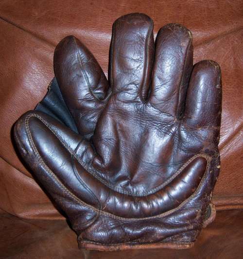 Early 1900's A.J. Reach Crescent Glove Front